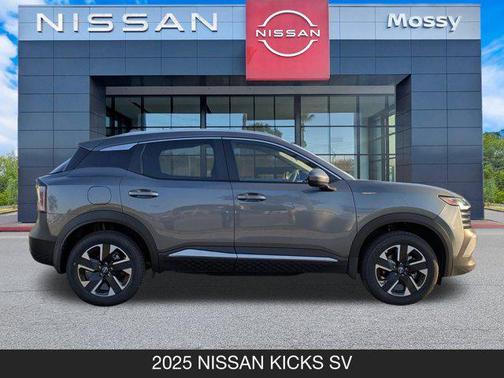 2025 Nissan Kicks SV