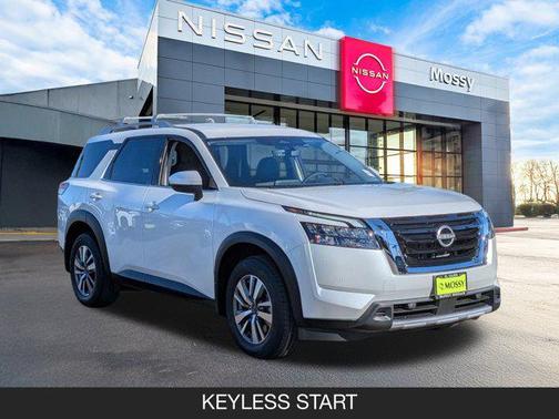 2025 Nissan Pathfinder SL FWD