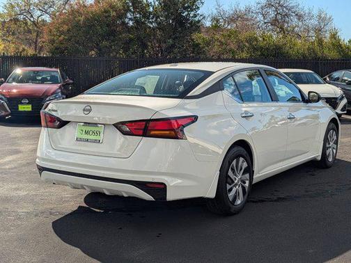 2025 Nissan Altima S FWD