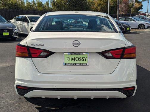 2025 Nissan Altima S FWD