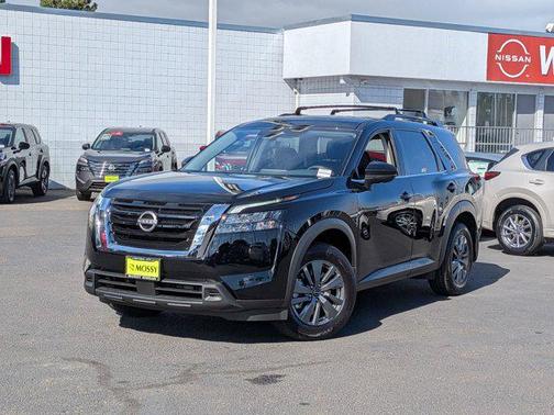 2025 Nissan Pathfinder SV FWD
