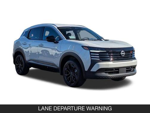 Aspen White Tricoat 2026 Nissan Kicks SR