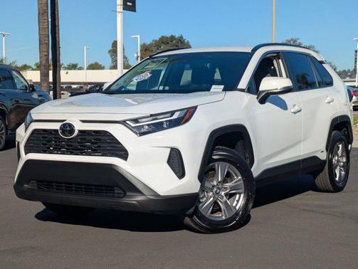 2025 Toyota RAV4 Hybrid XLE