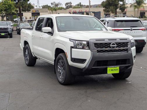 2025 Nissan Frontier SV