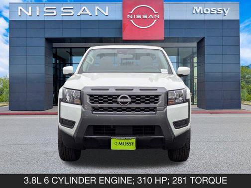 2025 Nissan Frontier SV