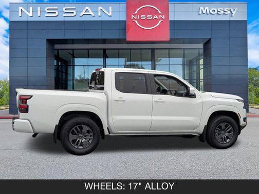 2025 Nissan Frontier SV