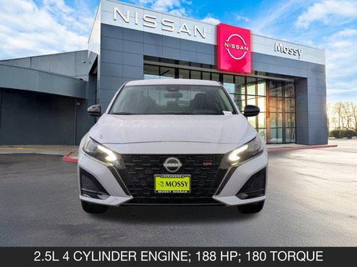 2025 Nissan Altima SR FWD