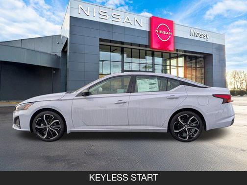 2025 Nissan Altima SR FWD