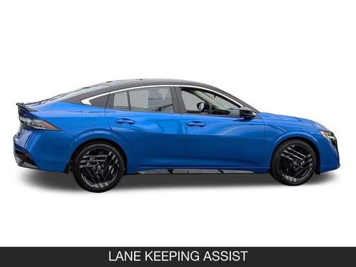 Bluestone Pearl/Super Black 2026 Nissan Sentra SR