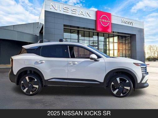 2025 Nissan Kicks SR