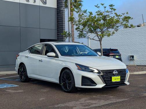 2025 Nissan Altima SV FWD