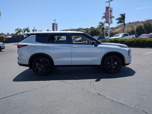 Alpine Frost 2026 Nissan Rogue SL