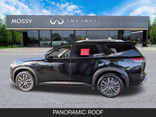 2022 Nissan Pathfinder SL 2WD