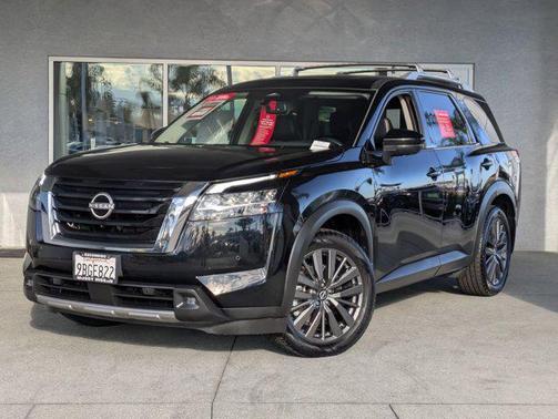2022 Nissan Pathfinder SL 2WD
