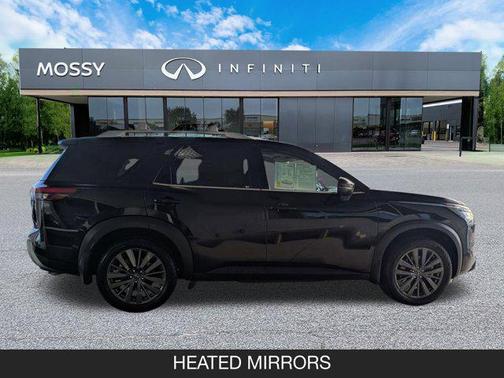 2022 Nissan Pathfinder SL 2WD