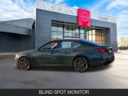 2025 Nissan Altima SR FWD