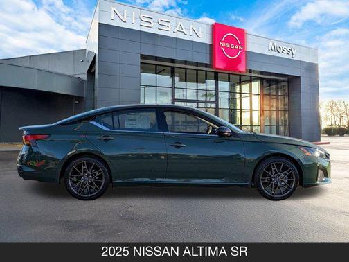 2025 Nissan Altima SR FWD