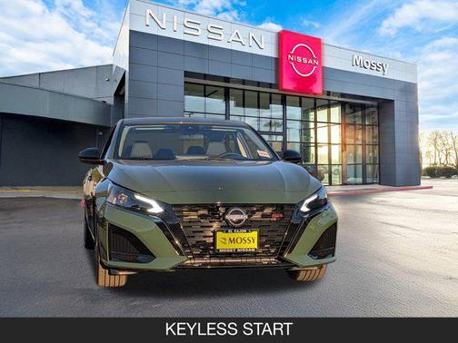 2025 Nissan Altima SR FWD