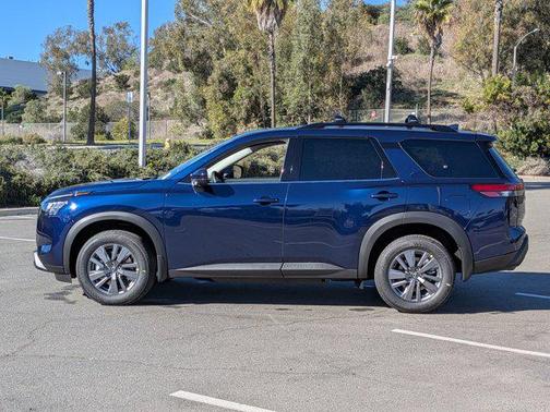 2025 Nissan Pathfinder SV FWD