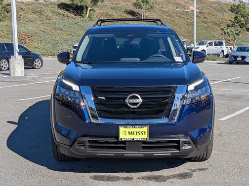 2025 Nissan Pathfinder SV FWD
