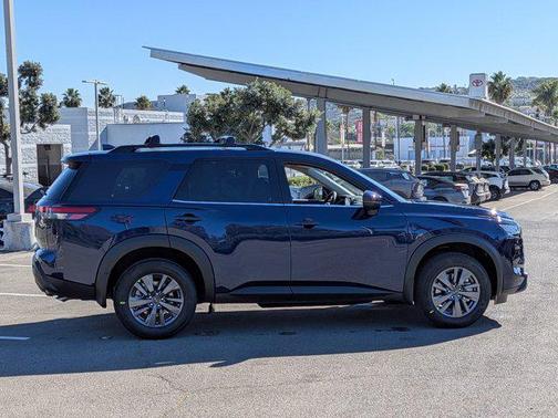 2025 Nissan Pathfinder SV FWD