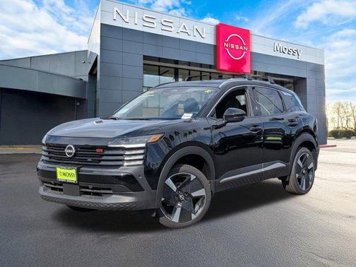 2025 Nissan Kicks SR