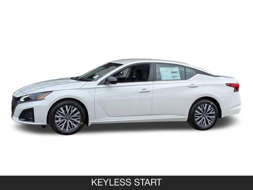 Pearl White Tricoat 2026 Nissan Altima 2.5 SV