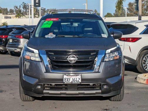 Gun Metallic 2022 Nissan Pathfinder Platinum 2WD
