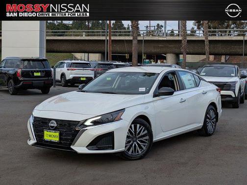 2025 Nissan Altima SV FWD