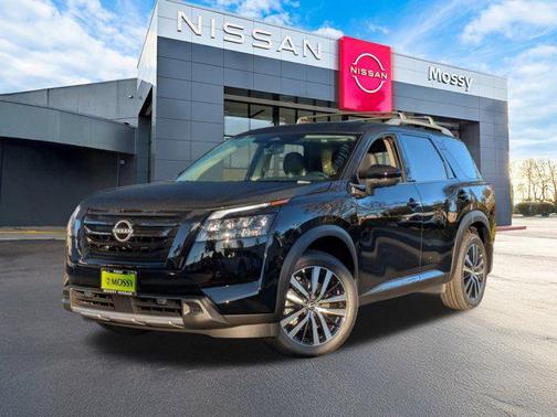 2025 Nissan Pathfinder Platinum 4WD