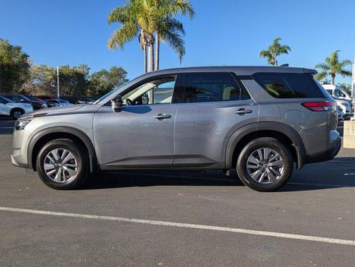 2025 Nissan Pathfinder S FWD