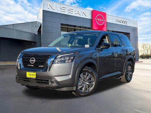 2025 Nissan Pathfinder S FWD