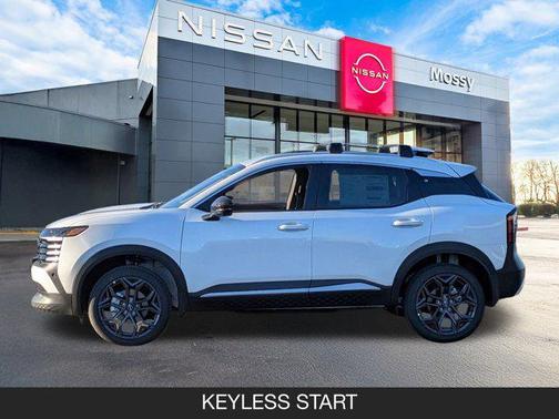 2026 Nissan Kicks SR