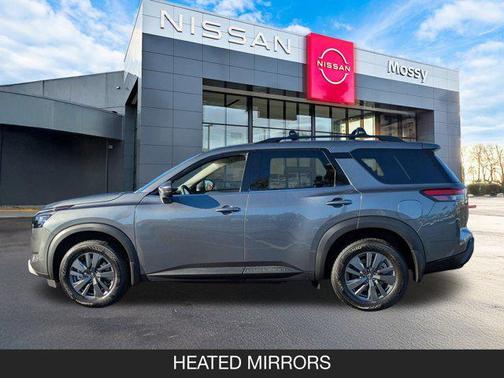 2025 Nissan Pathfinder SV FWD