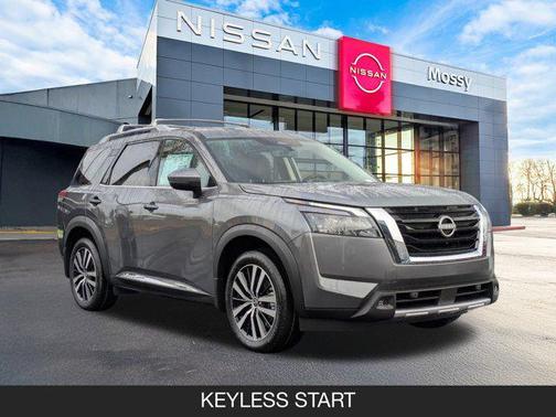 2025 Nissan Pathfinder Platinum FWD