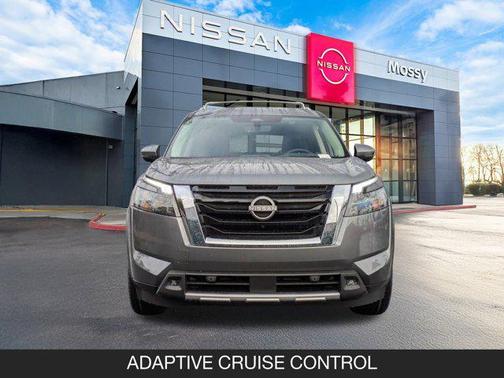 2025 Nissan Pathfinder Platinum FWD