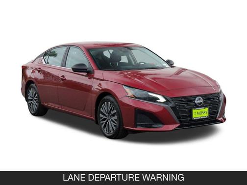 Scarlet Ember Tintcoat 2026 Nissan Altima 2.5 SV