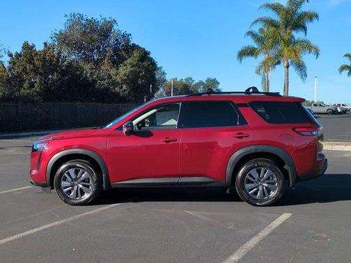 2026 Nissan Pathfinder SV