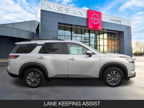 2025 Nissan Pathfinder SV FWD