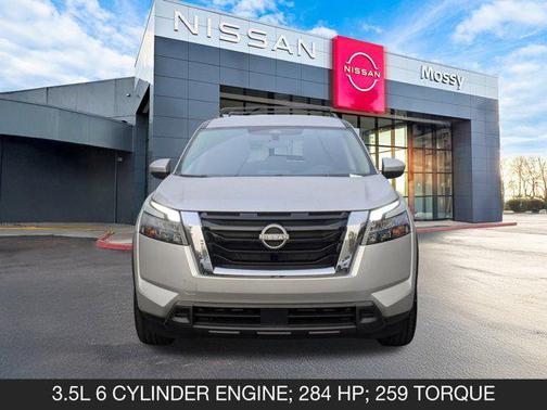 2025 Nissan Pathfinder SV FWD