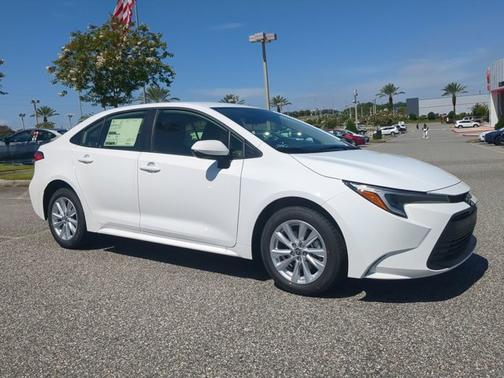 Ice 2026 Toyota Corolla Hybrid LE