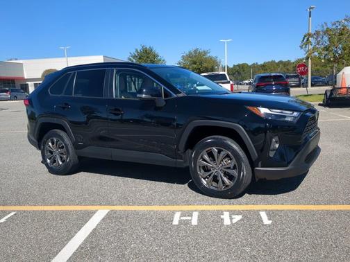 2023 Toyota RAV4 Hybrid XLE Premium