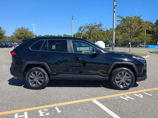 2023 Toyota RAV4 Hybrid XLE Premium