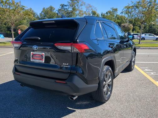 2023 Toyota RAV4 Hybrid XLE Premium