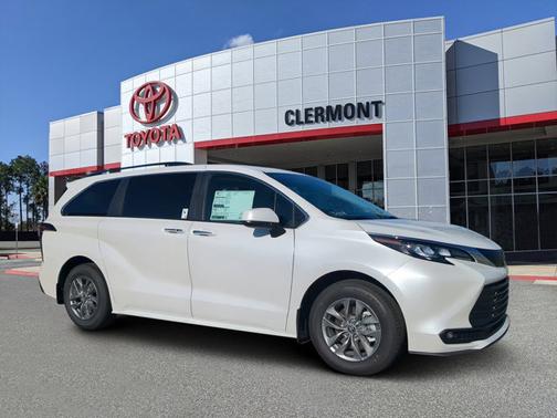 2025 Toyota Sienna XLE