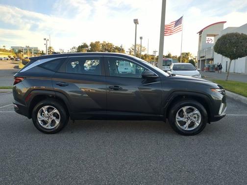 2023 Hyundai TUCSON SE