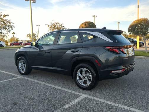 2023 Hyundai TUCSON SE