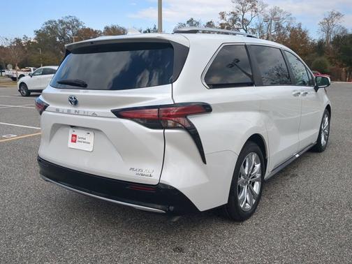 2022 Toyota Sienna Platinum