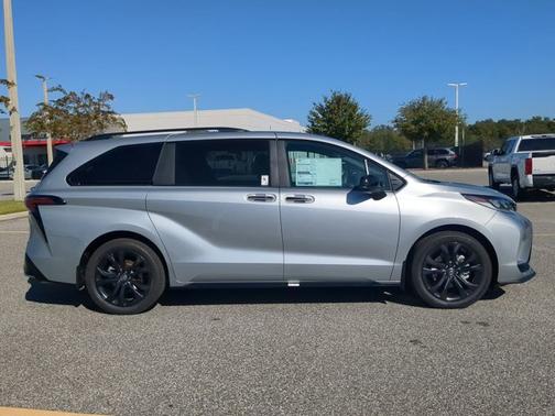 2025 Toyota Sienna XSE