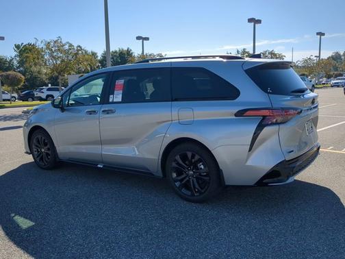 2025 Toyota Sienna XSE